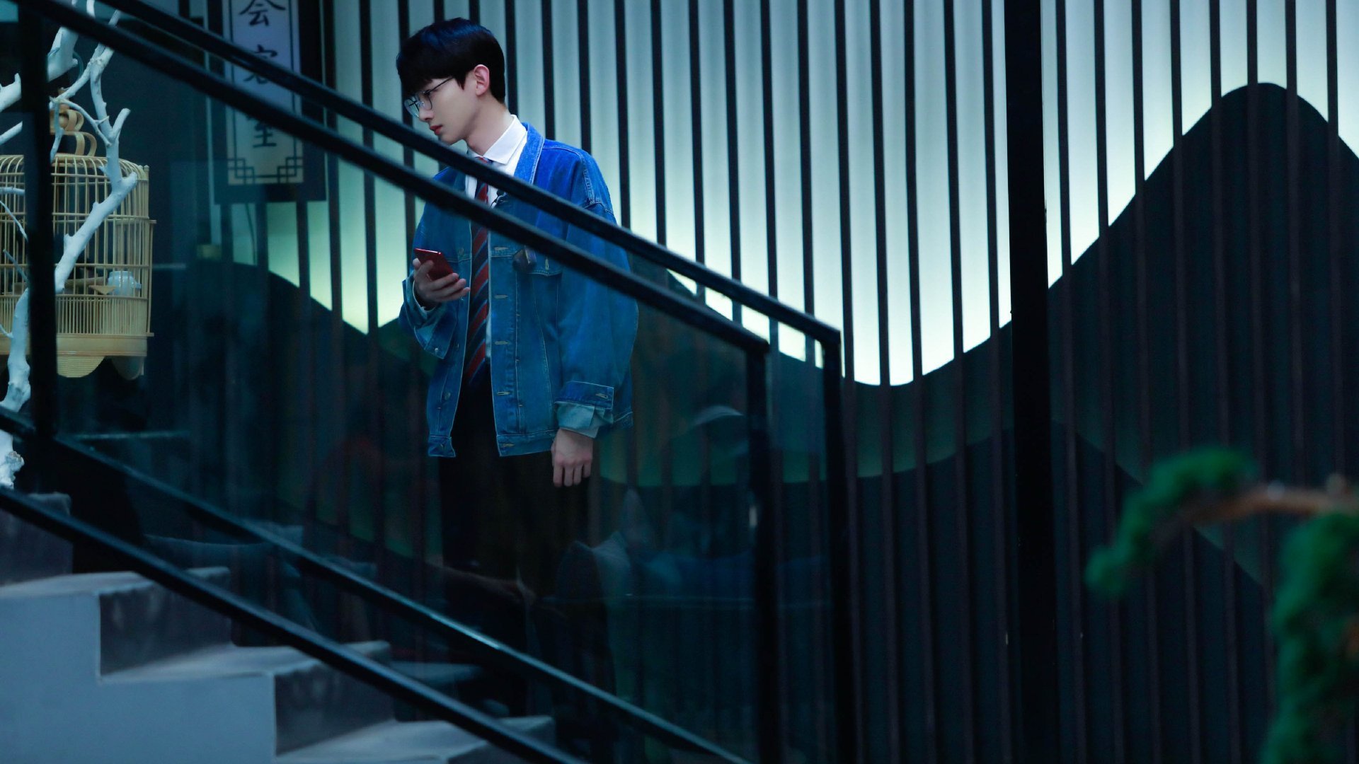 萨拉赫爆发点燃赛场，AC米兰友谊赛击溃阿尔及利亚，足球世界的双星闪耀与战术反思