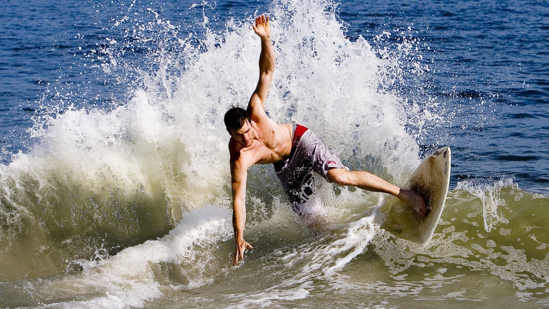 开云-绝杀！莱奥一己之力导演年度大戏，哥伦比亚轰然倒下